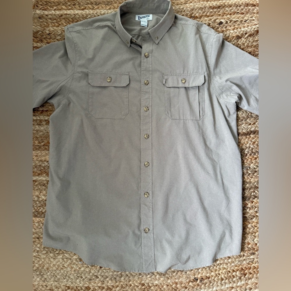 Duluth Trading Co Men’s XL Tall Tan Action Relaxed Fit Short Sleeve Button Down